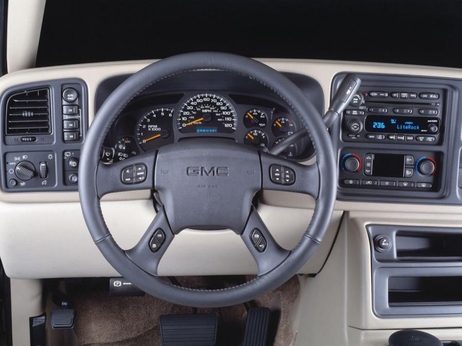  GMC Yukon XL 2000 года  (фото 2 из 10)